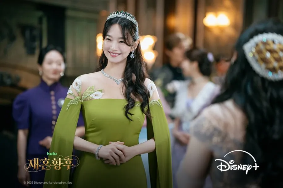 Shin Min Ah di THE REMARRIED EMPRESS. (disney+)