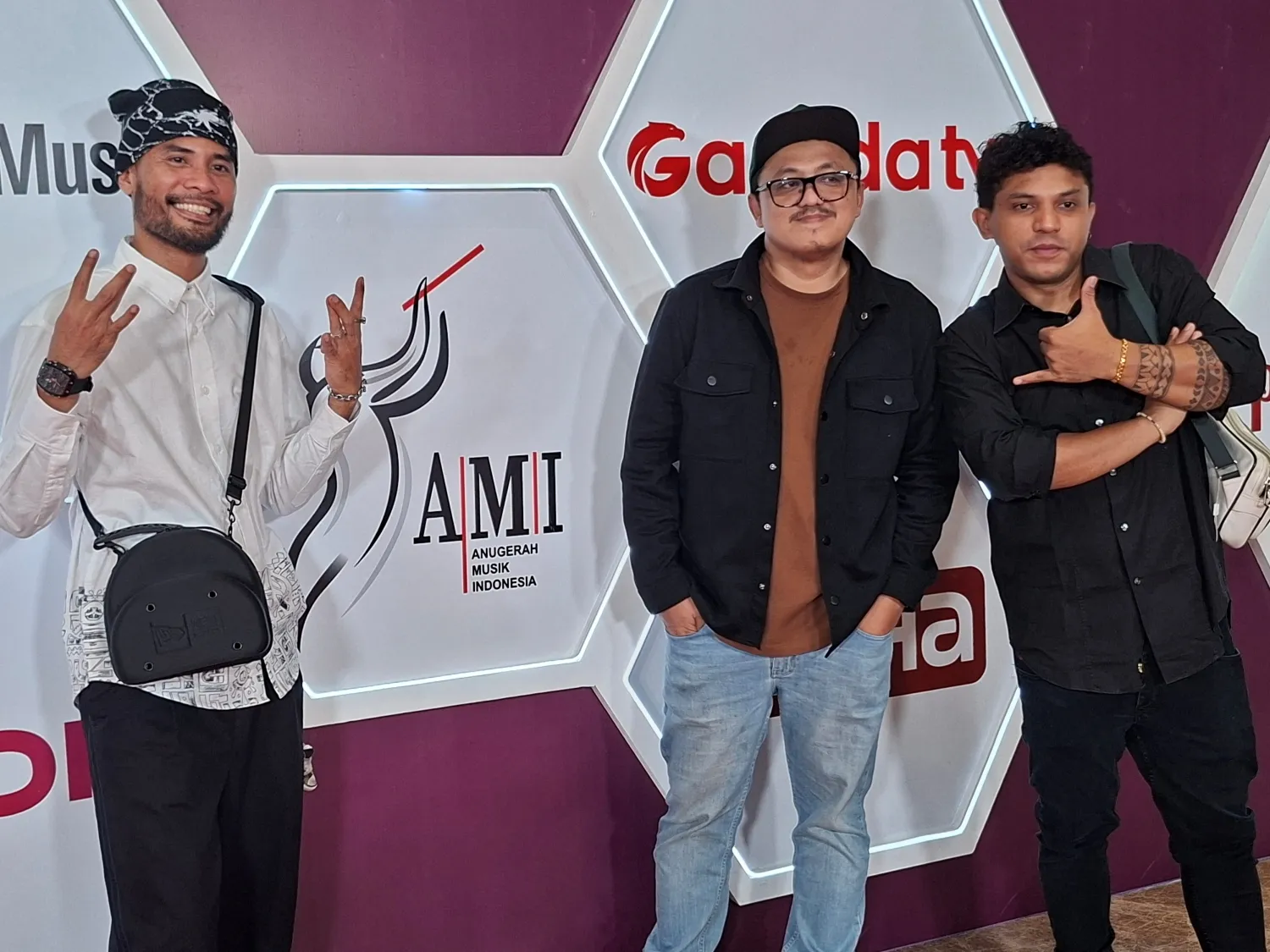 Silet Open Up dan Ecko Show Berpose Â© KapanLagi.com/Fikri Alfi Rosyadi