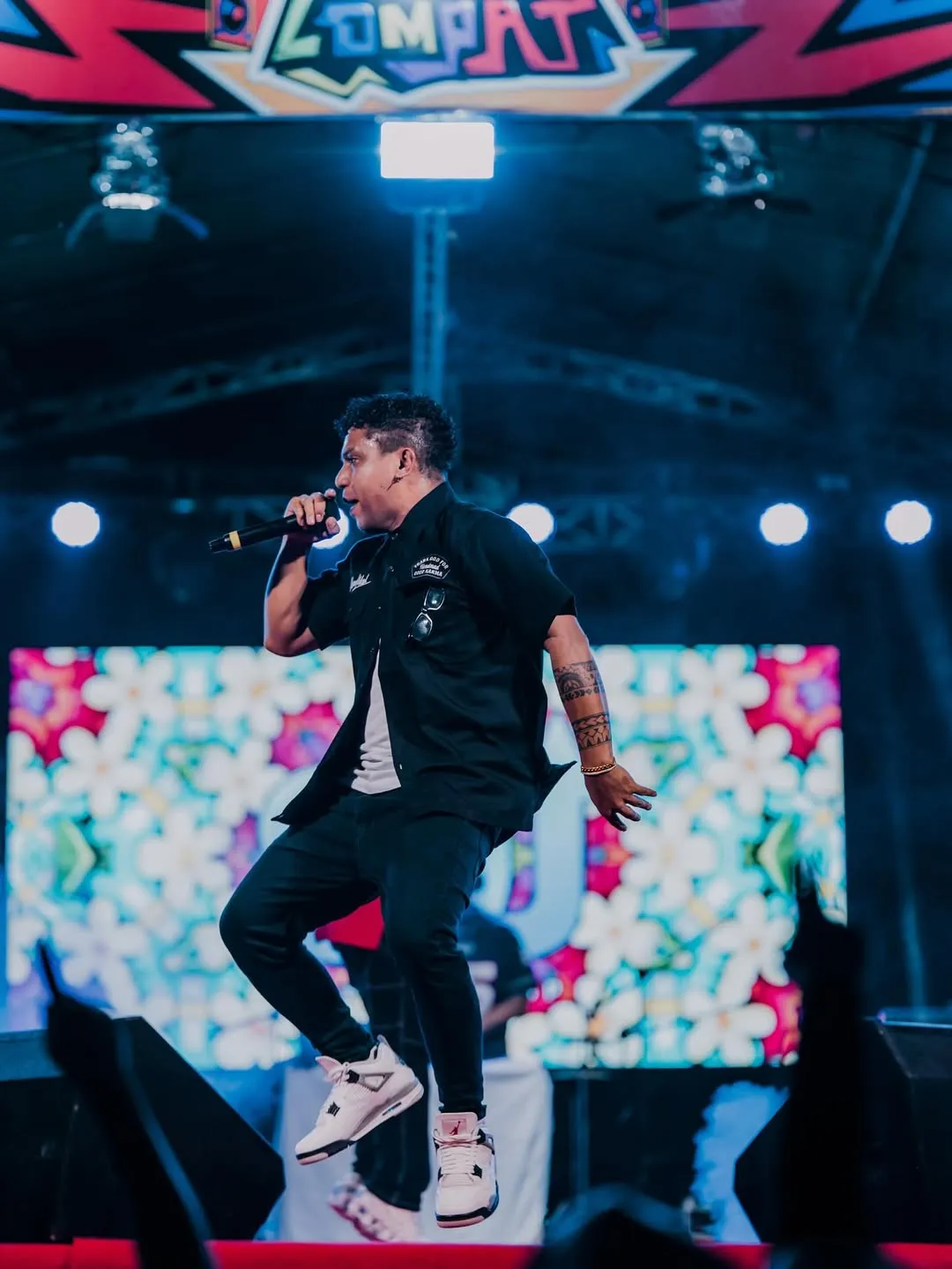 Silet Open Up Tampil Penuh Semangat di Depan Penonton (cr:Instagram.com/siletopenup)