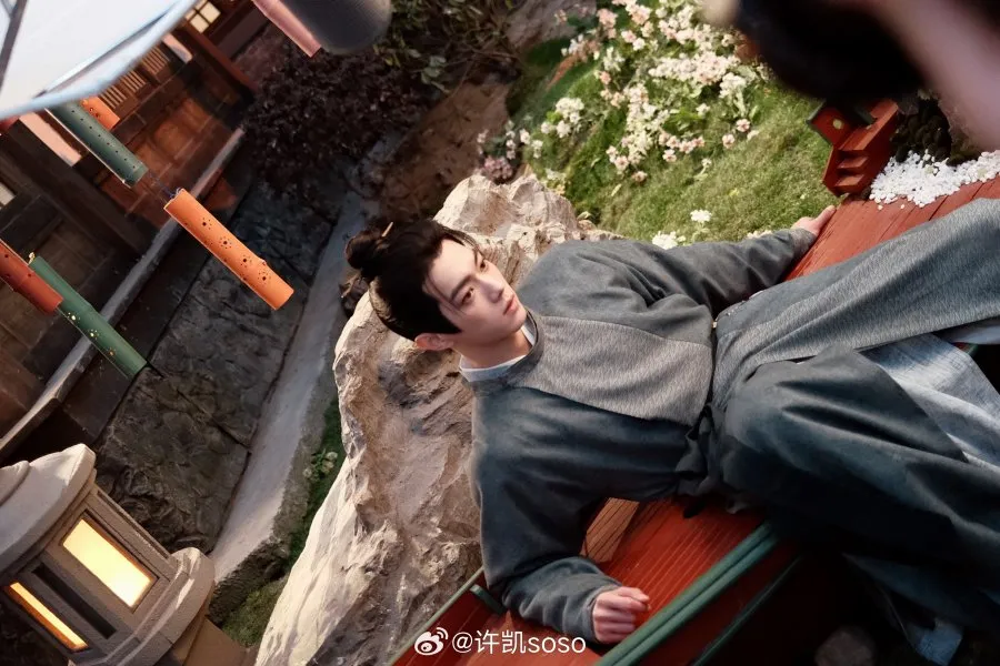 Pertemuan takdir membawa Wu Zhen ke dunia iblis dalam Moonlit Reunion (credit:mydramalist)