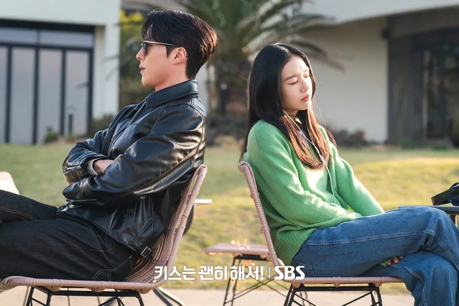 Cinta tak terduga lahir dari kebohongan kerja dalam drama Dynamite Kiss (credit:instagram.com/sbsdrama.official)