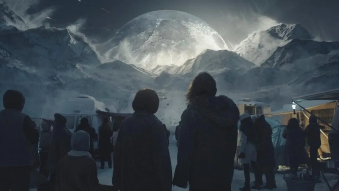 Bulan Terguncang dari Orbit dan Mengancam Bumi (credit: Lionsgate Television)
