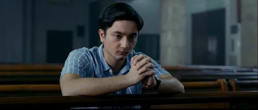 Perbedaan agama dalam film PATAH HATI YANG KUPILIH (credit: Sinemaku Pictures)