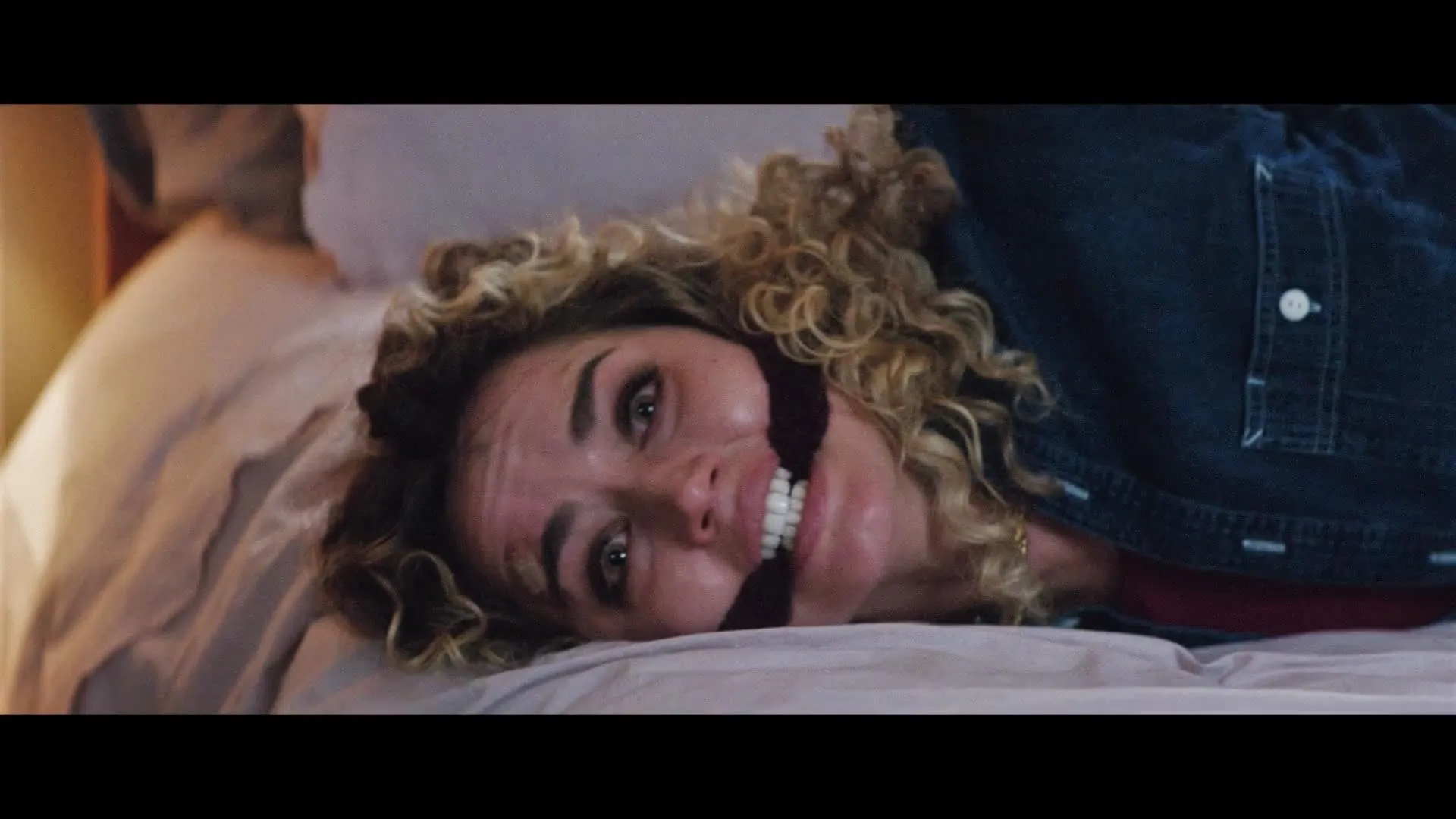 Perjuangan Demi Keluarga (credit: Thunder Road Pictures)