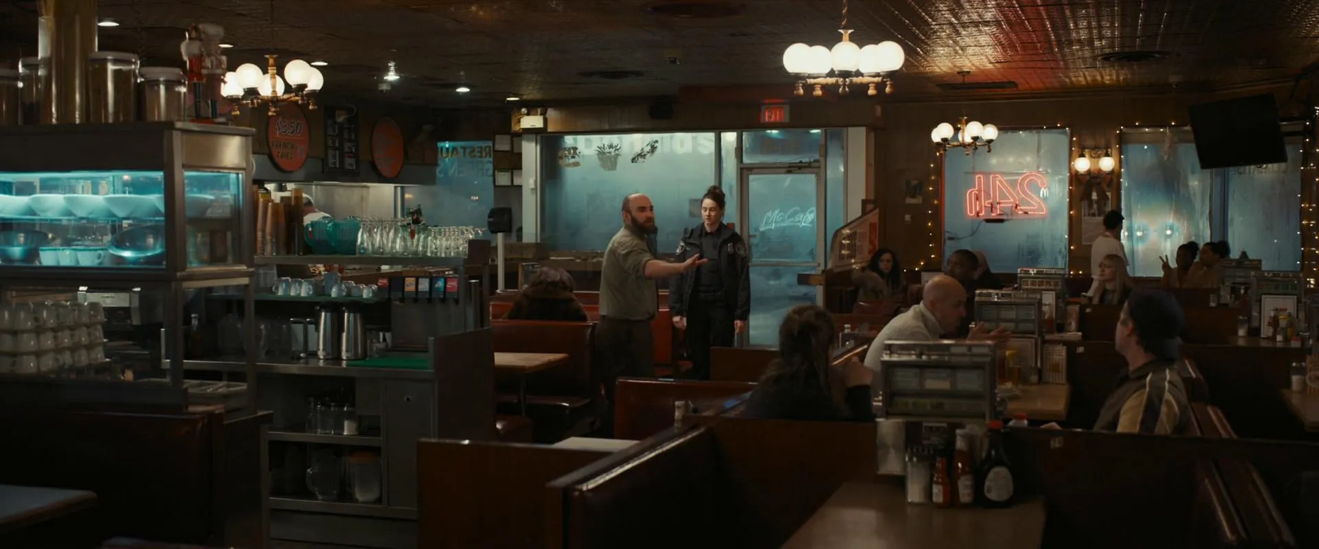 Perburuan Nasional yang Penuh Rintangan (credit: FilmNation Entertainment)