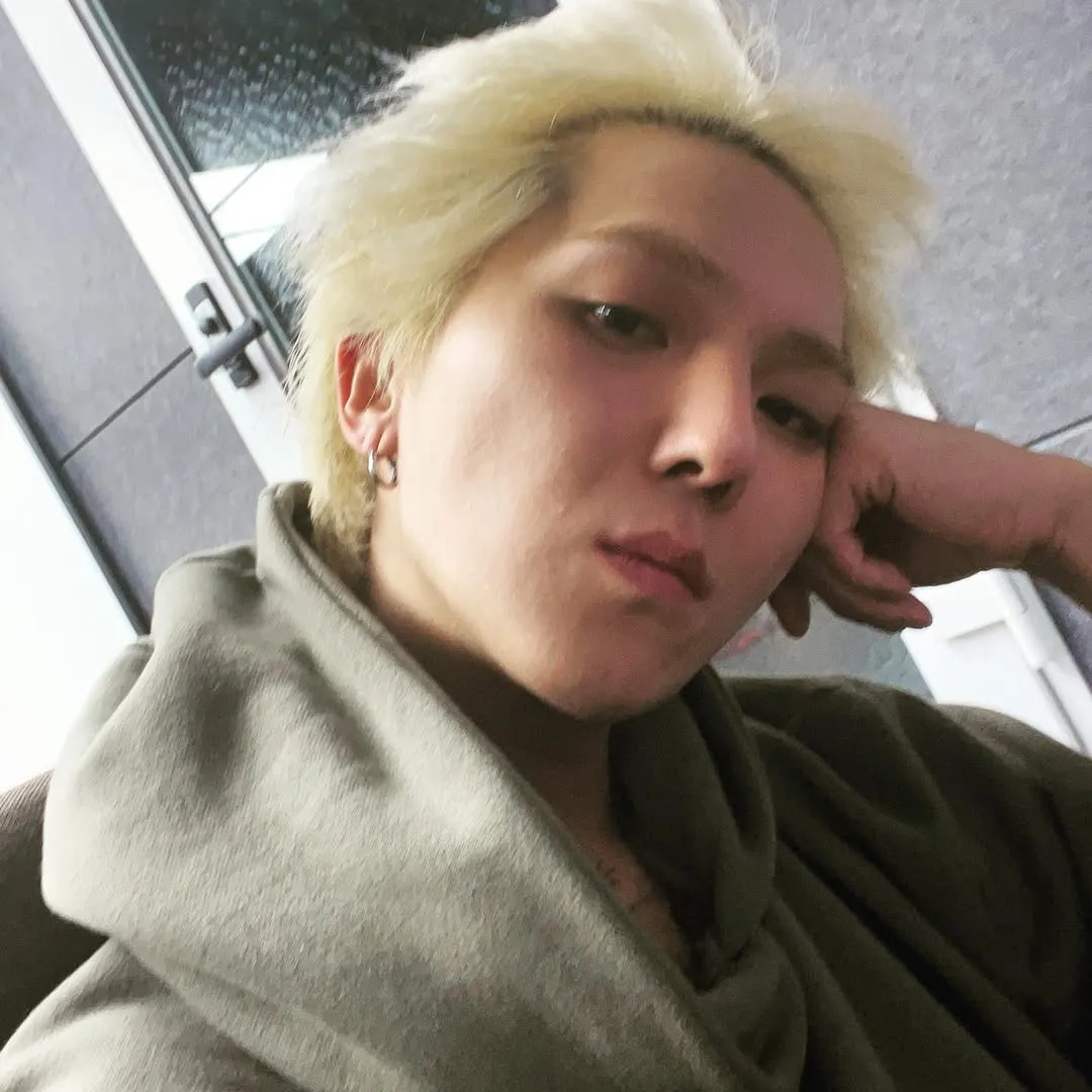 jaket abu/Instagram @realllllmino