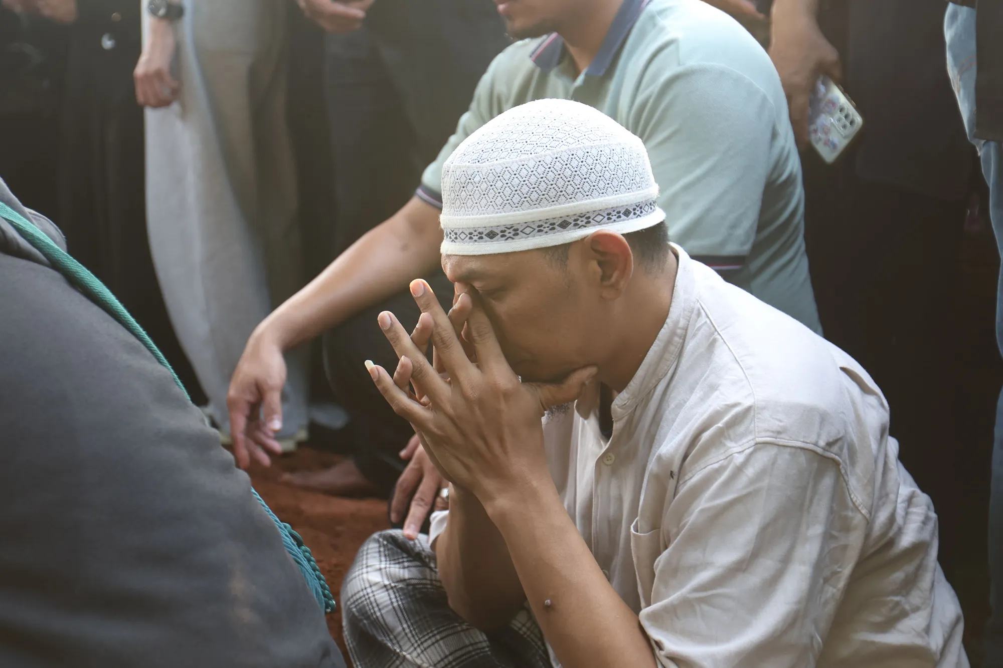 Simpan Kesedihan di Depan Anak-Anak