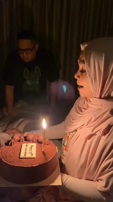 Surprise Rieta Amilia untuk  Gavrel (Credit: Instagram/rieta_amilia)