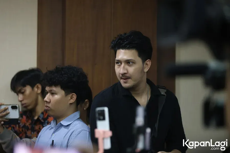 Aditya Zoni di ruang sidang Ammar Zoni © KapanLagi.com/Budy Santoso