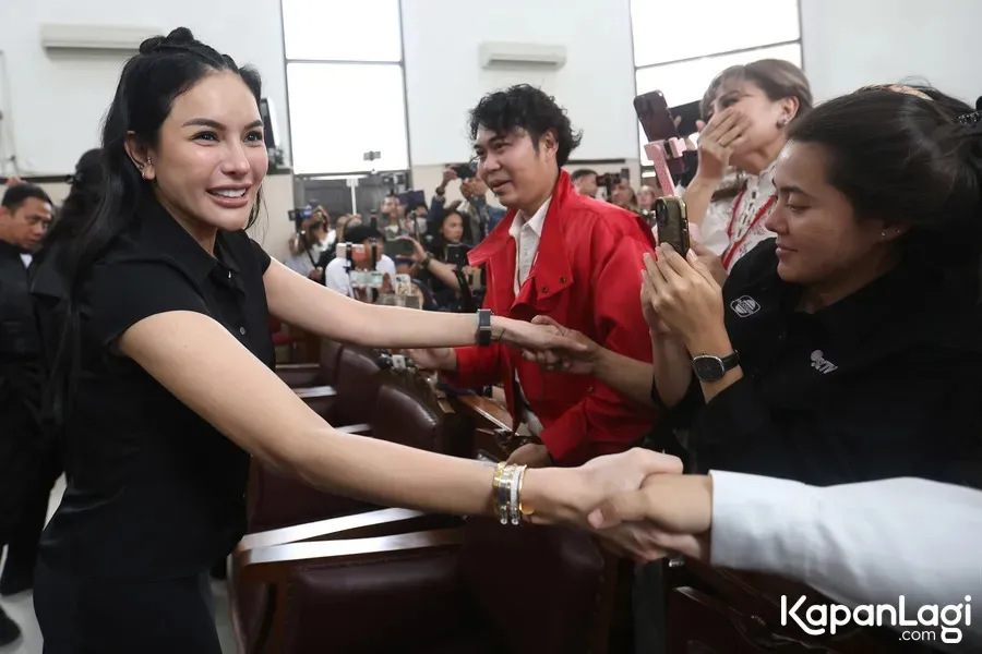 Nikita Mirzani salami sahabat © KapanLagi.com/Budy Santoso