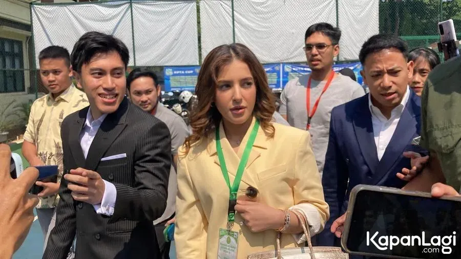 Tasya Farasya dan Sangun Ragahdo di pengadilan © KapanLagi.com/Fikri Alfi Rosyadi