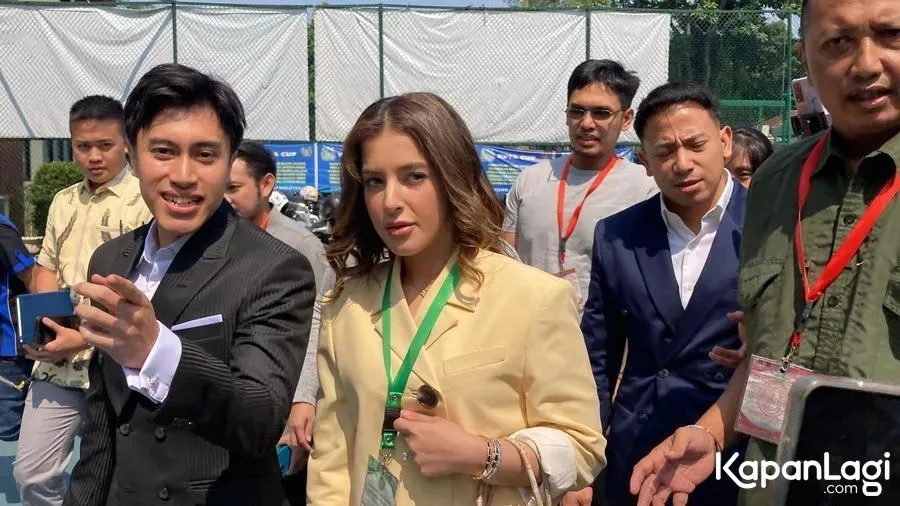 Tasya Farasya pakai baju kuning © KapanLagi.com/Fikri Alfi Rosyadi