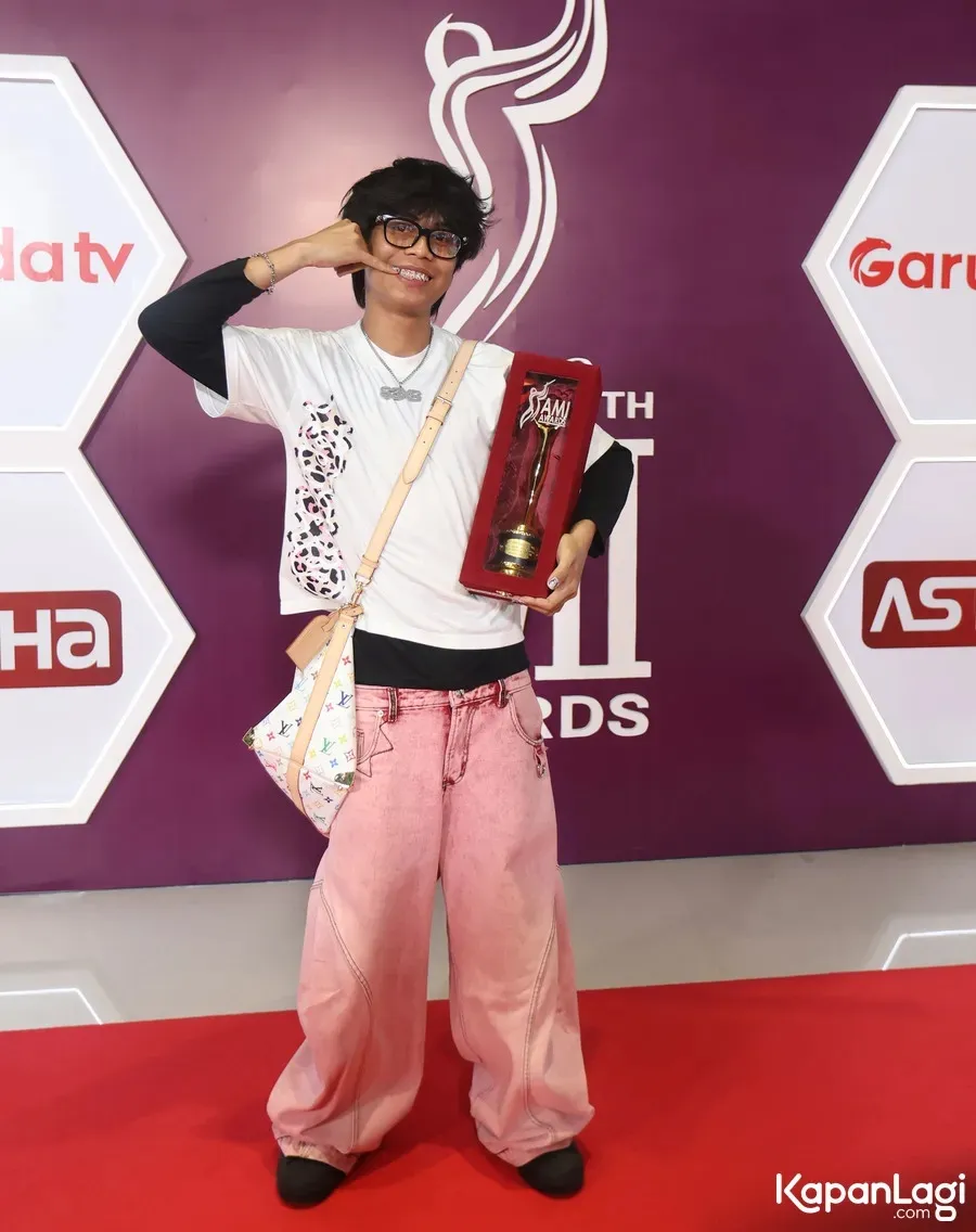 Tenxi Pakai Celana Pink © KapanLagi.com/Budy Santoso