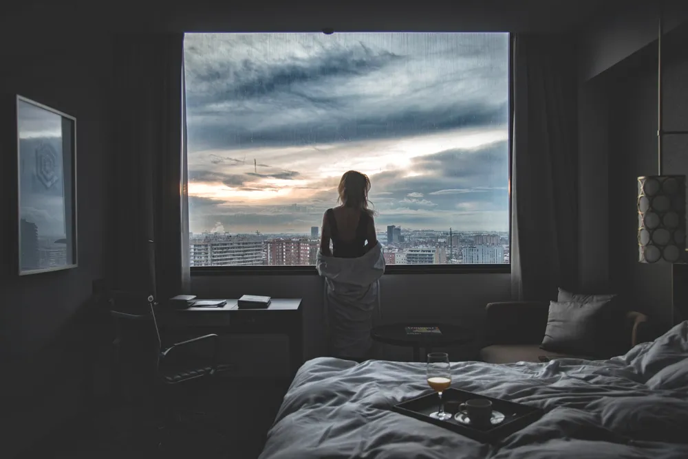 Ilustrasi staycation. (c) julievern/Depositphotos