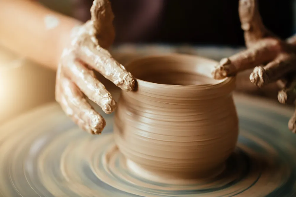 Ilustrasi pottery. (c) ufabizphoto/Depositphotos