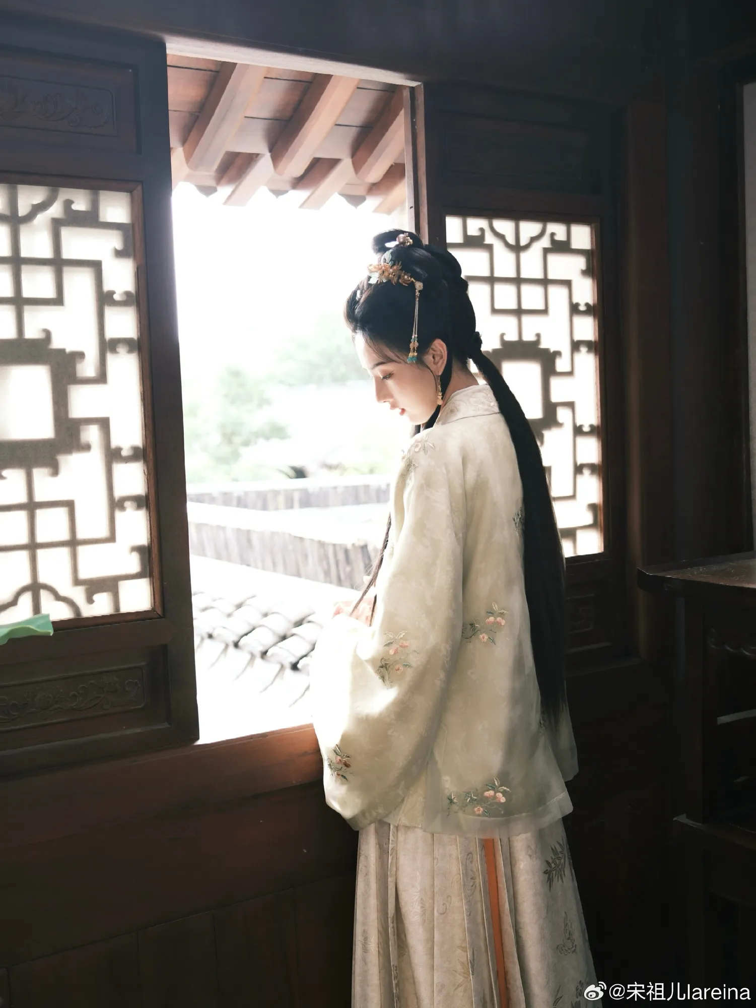 Drama china the palace stewardess mulai filming 16 maret (credit:weibo)