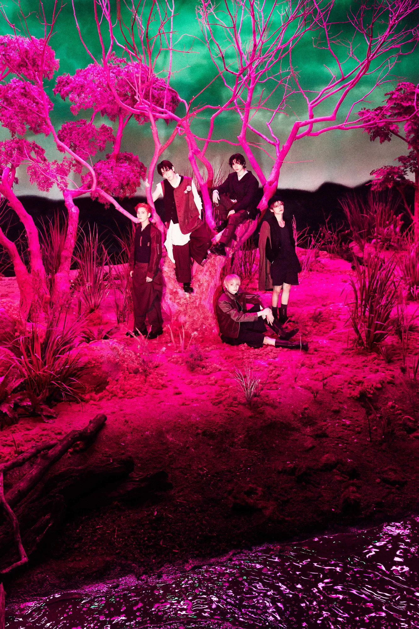 TXT tampak menawan di concept photo terbaru/BIGHITMUSIC