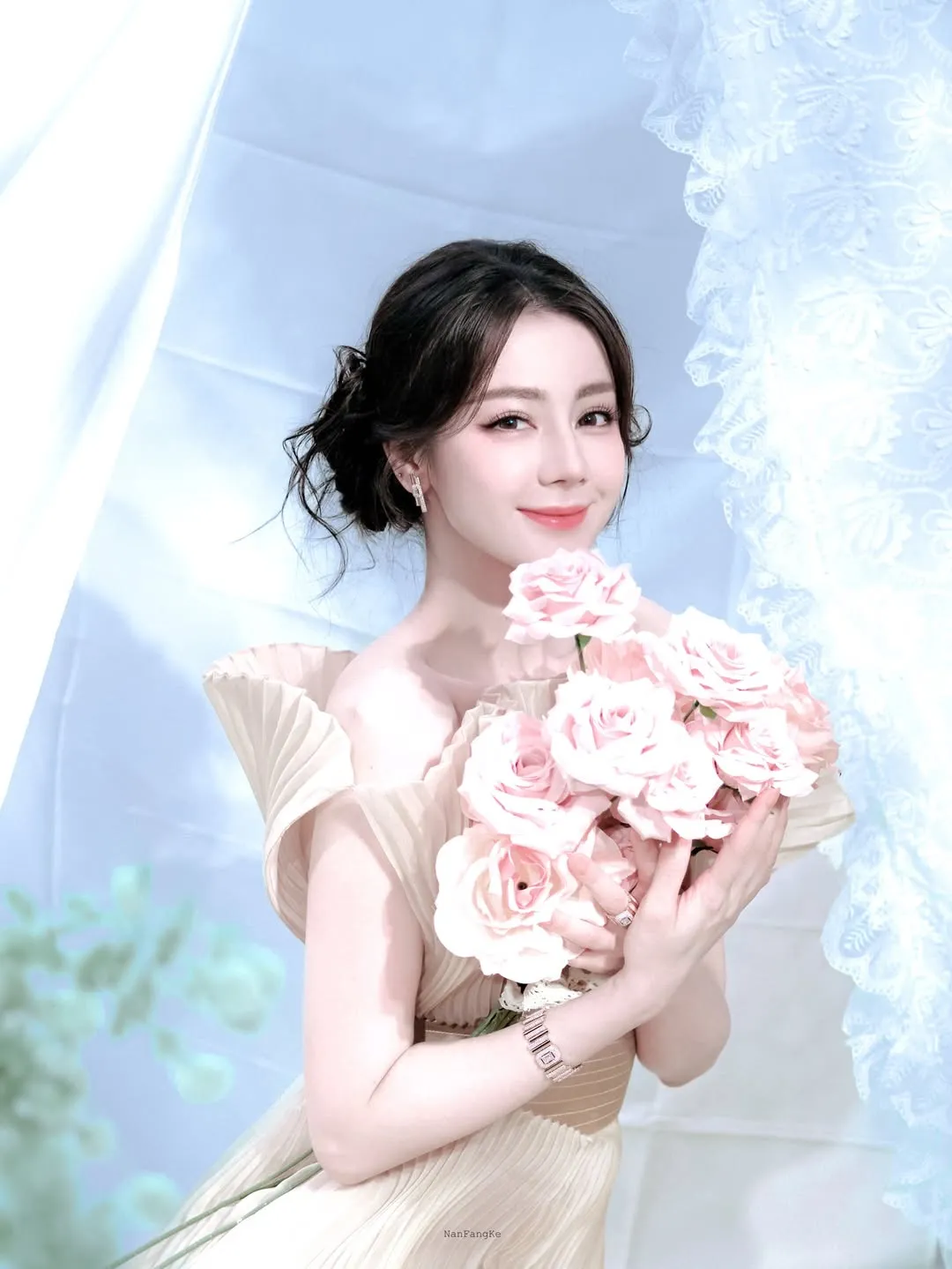 Kepopuleran Dilraba tak perlu diragukan lagi (instagram.com/dilraba_dilmurat_fan)