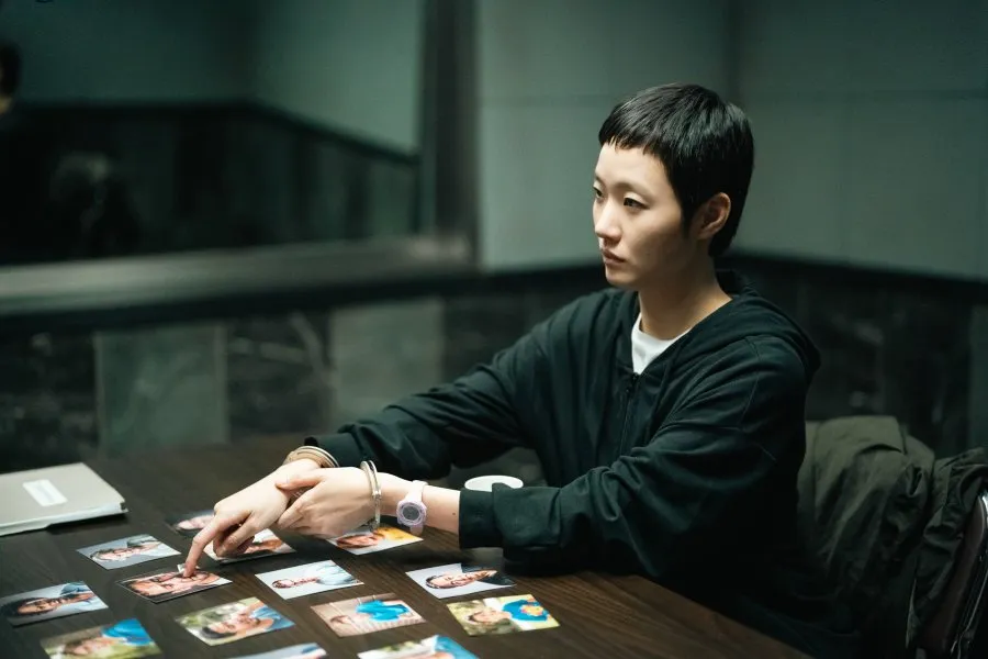 Kim Go Eun diborgol (c) Netflix