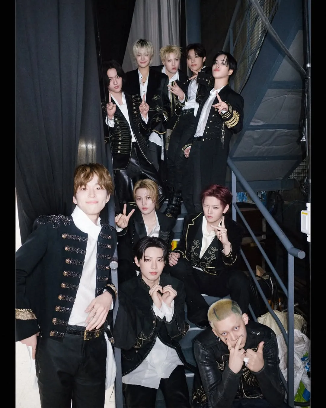 Treasure comeback dengan treasure map/instagram @yg_treasure_official