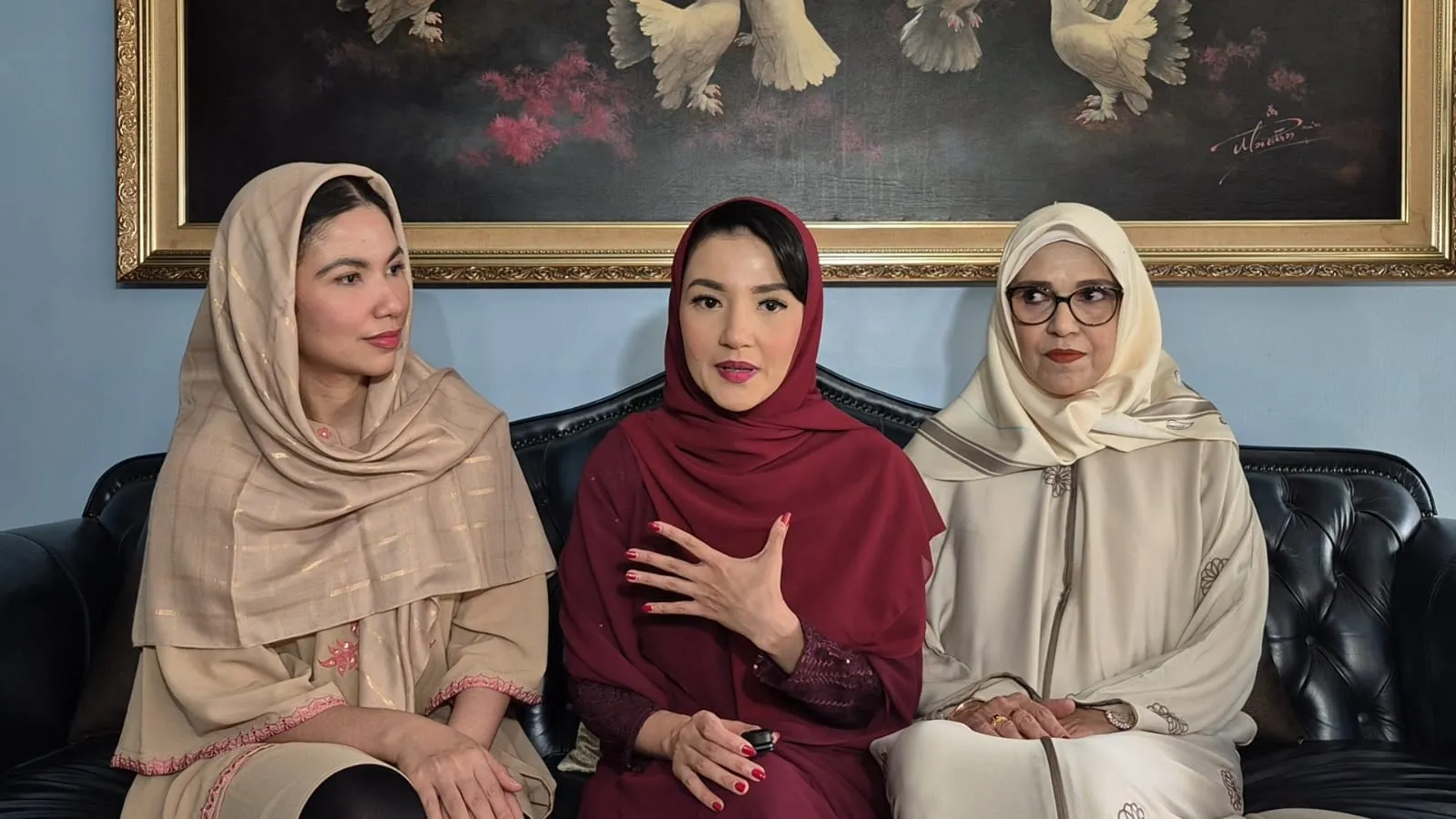 Tsania Marwa Pakai Kerudung © KapanLagi.com/Sahal Fadhli