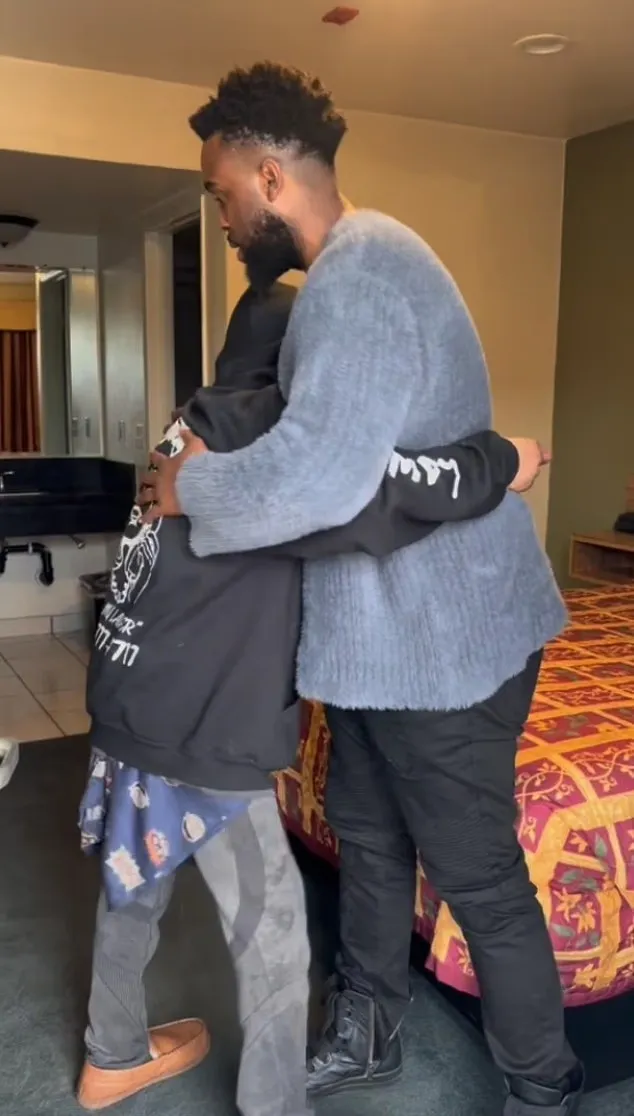  instagram.com/daniel_curtis_lee)