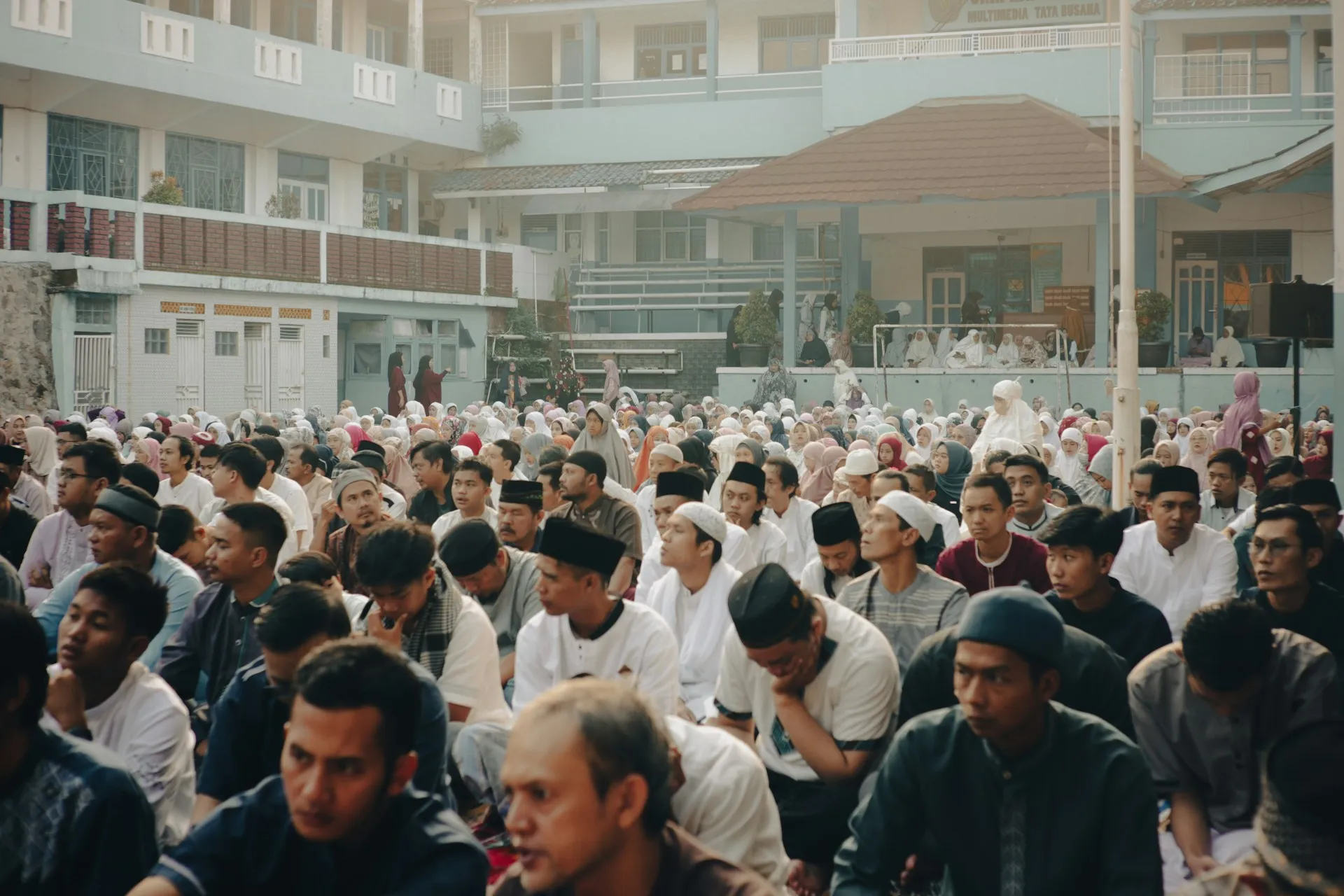 Suasana lebaran (credit: unsplash)