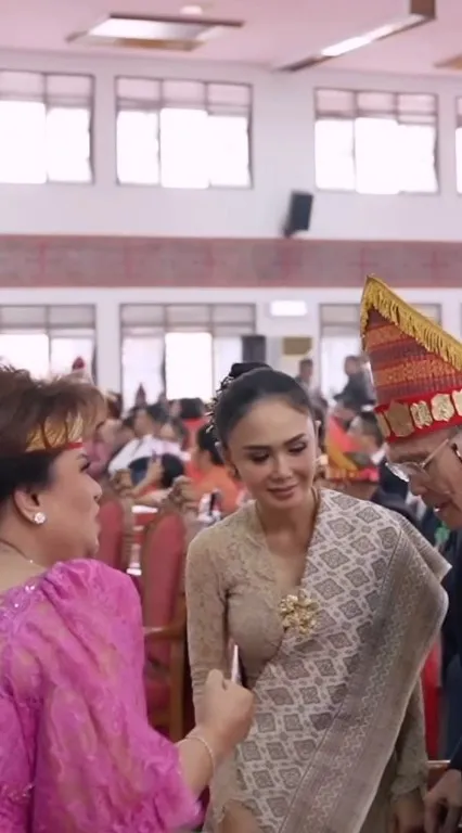 Yuni Shara Perlihatkan Kekompakan dengan Mantan Suami (Credit: Instagram/yunishara36)