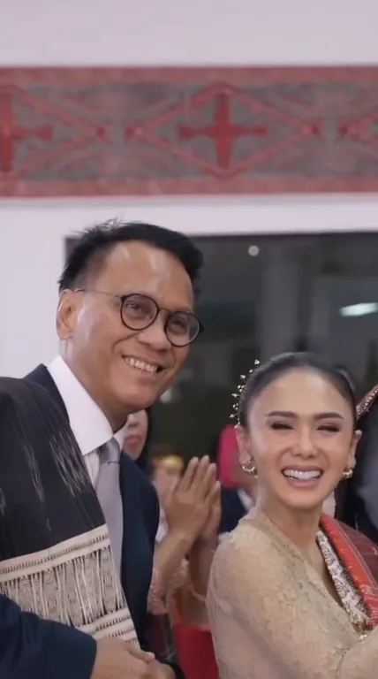 Yuni Shara Perlihatkan Kekompakan dengan Mantan Suami (Credit: Instagram/yunishara36)