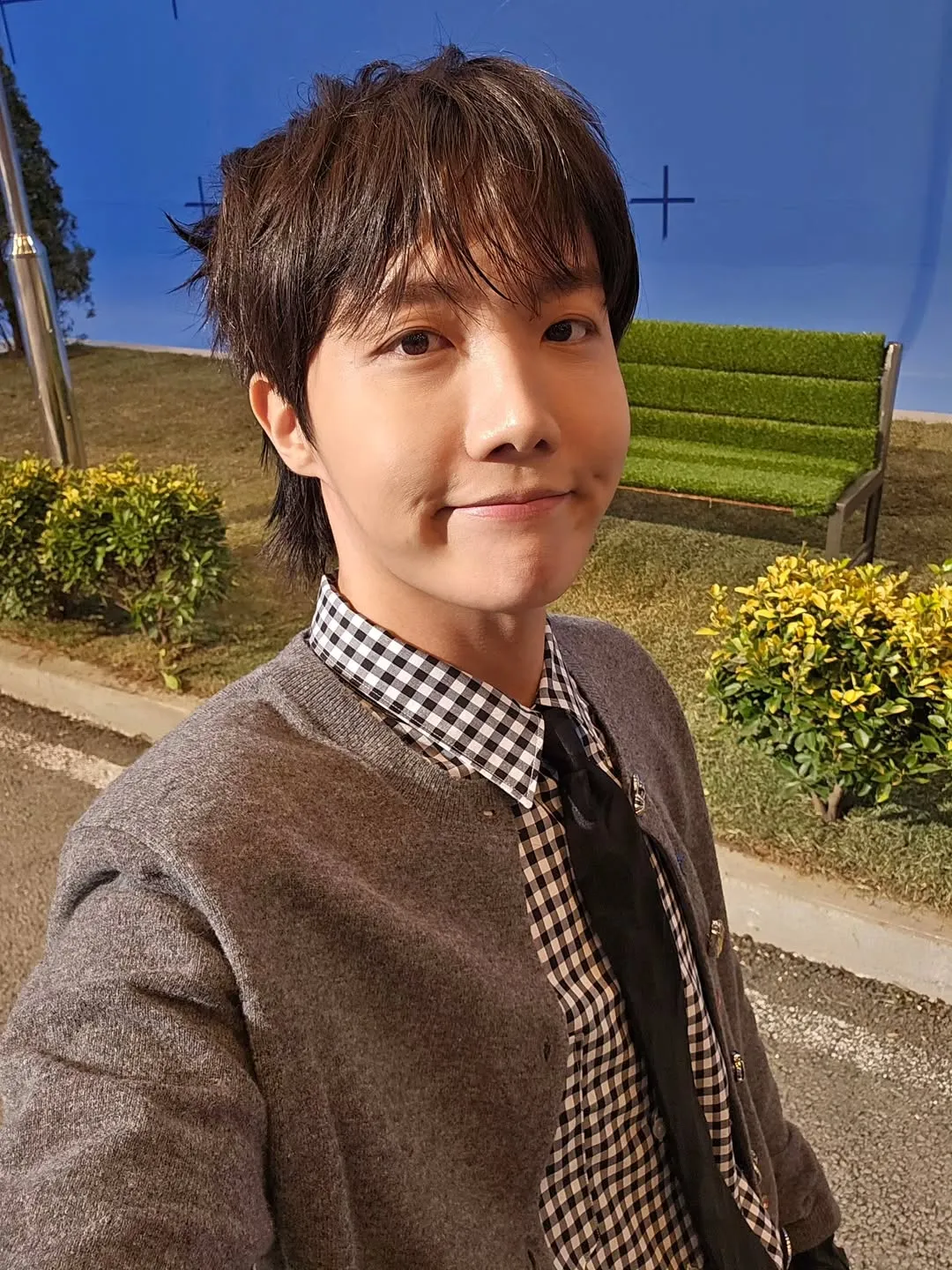 J-Hope Rayakan Ulang Tahun ke-32 (credit: Instagram.com/uarmyhope/)