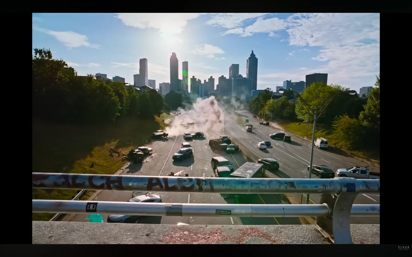 Cuplikan Film BUGONIA - YouTube/Focus Features