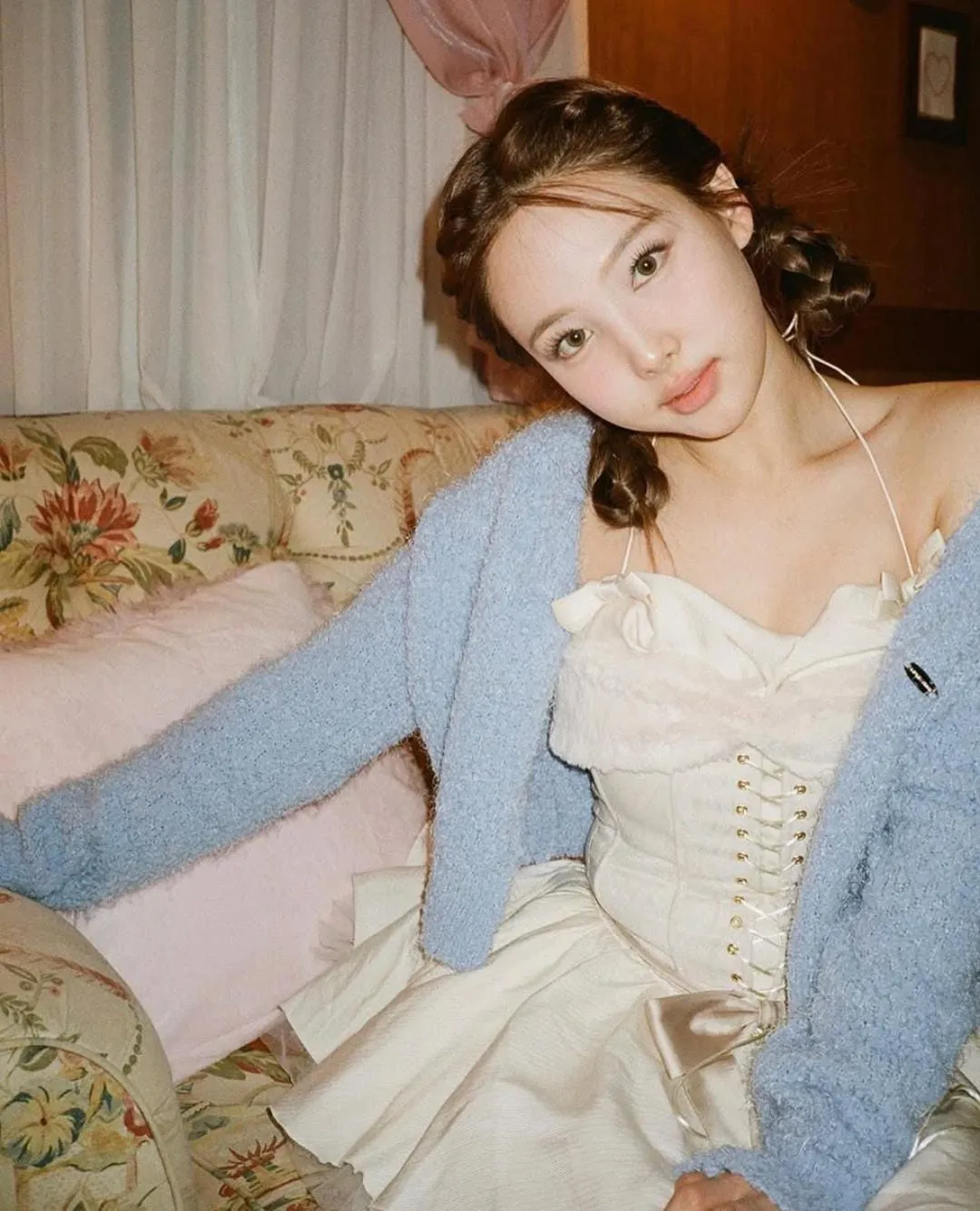 Nayeon: Member Pertama TWICE yang Debut Solo
