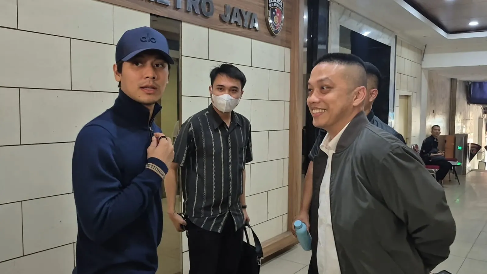 Rizky Billar didampingi pengacara © KapanLagi.com/Fikri Alfi Rosyadi