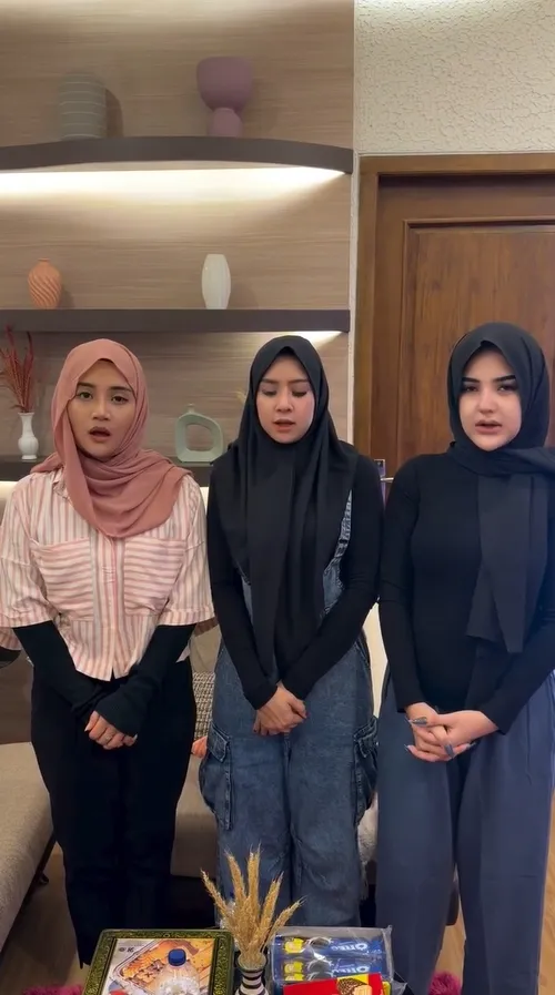 Mala Agatha, DJ Zhuu dan Icha Chellow berhijab semua Â© instagram.com/mala.agatha