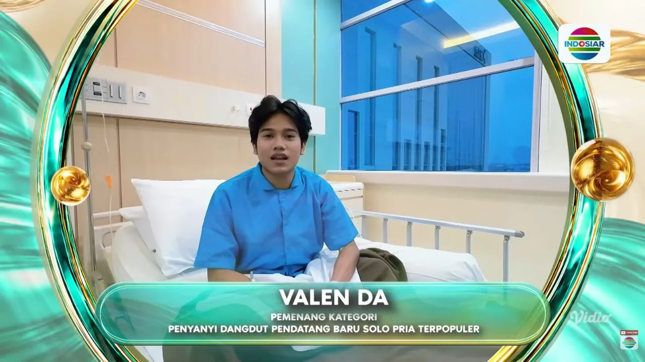 Valen DA menang kategori Pendatang Baru Solo Pria Terpopuler. (dok. Tangkapan Layar YouTube/Indosiar)