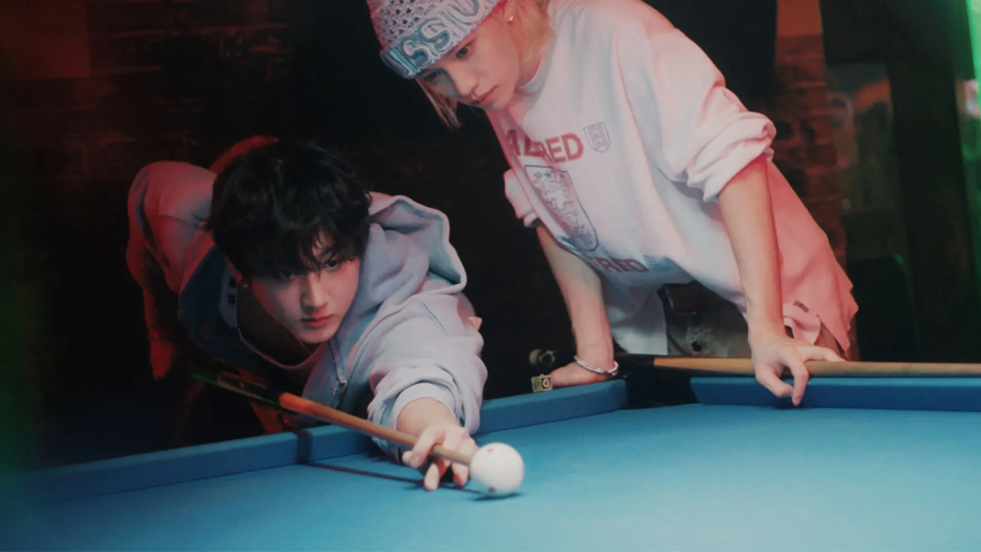 Stray Kids Dalam Video "After You". (Foto: Spotify)