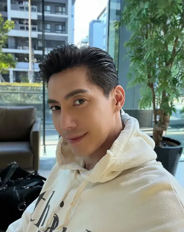 Wang Kai pakai jumper © thestar.com