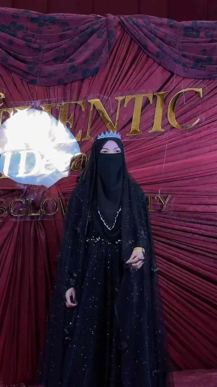 Wardatina Mawa Pakai Tiara © instagram.com/wardatinamawa