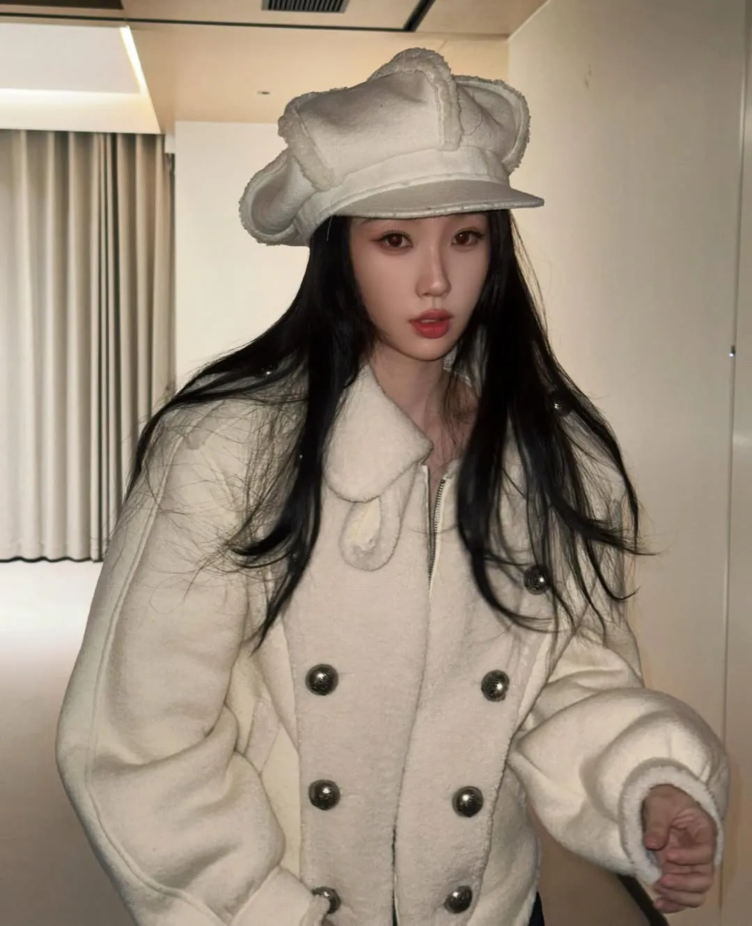 Esther Yu (Credit: Instagram.com/estheeerrrrr)