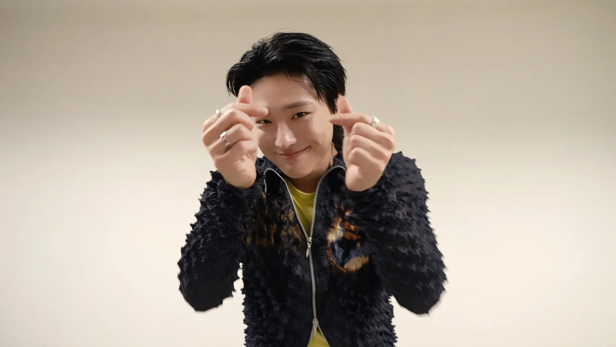 WOODZ Heart Sign © x.com/c_woodzofficial