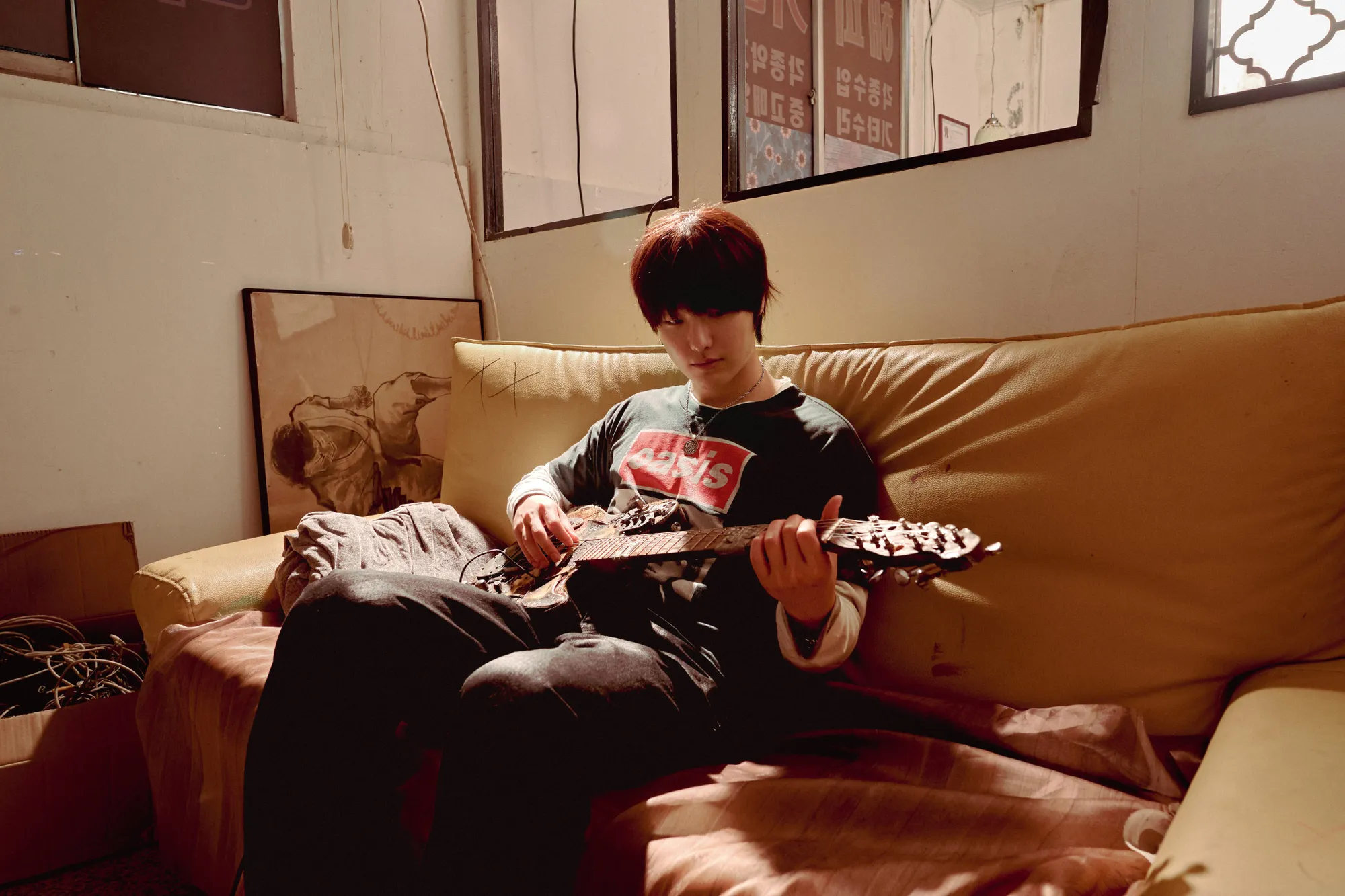 WOODZ Main Gitar © x.com/c_woodzofficial