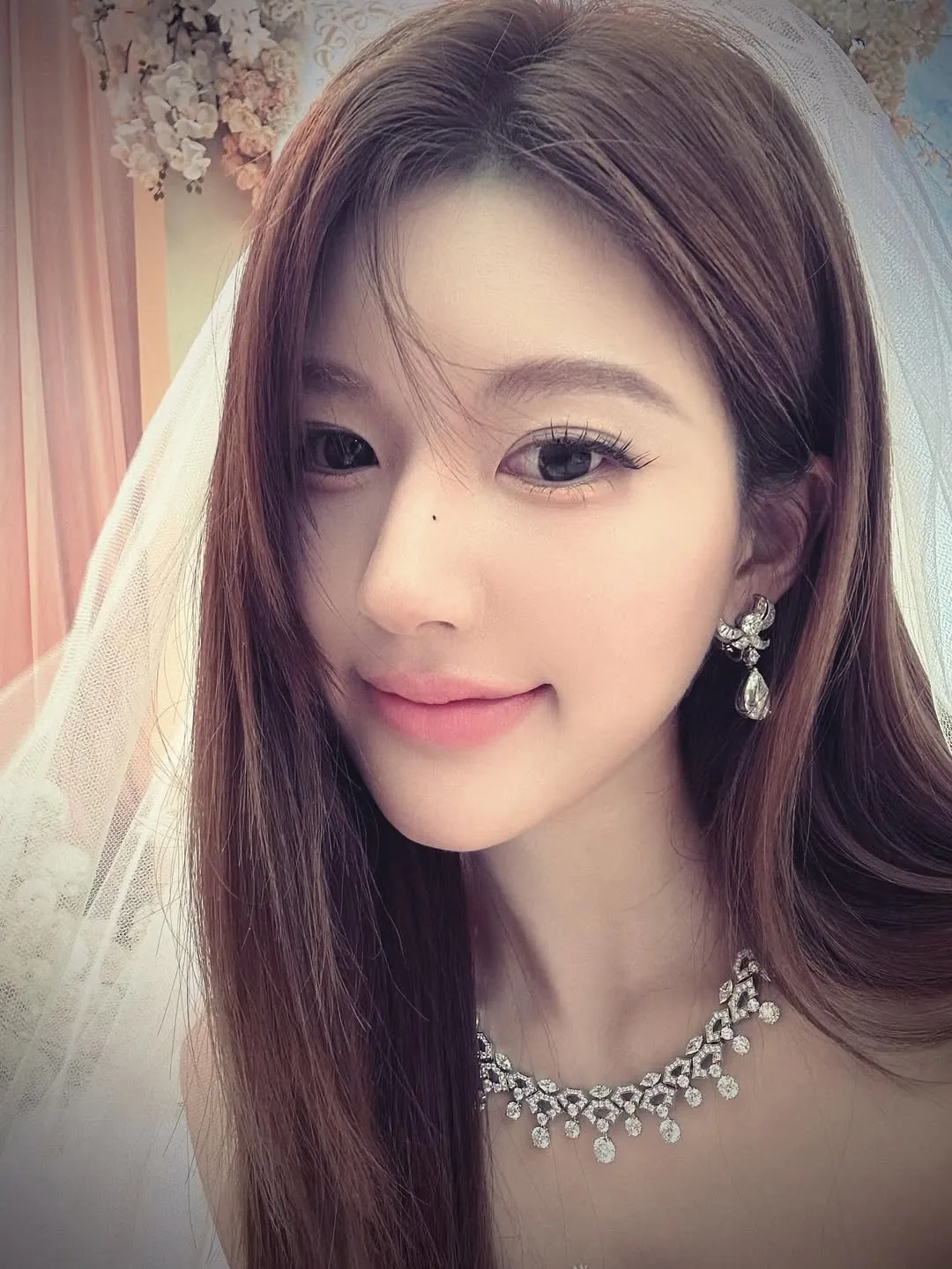 Yang Yang dirumorkan pacaran dengan aktris Gen 95/Instagram @rooosyzh09