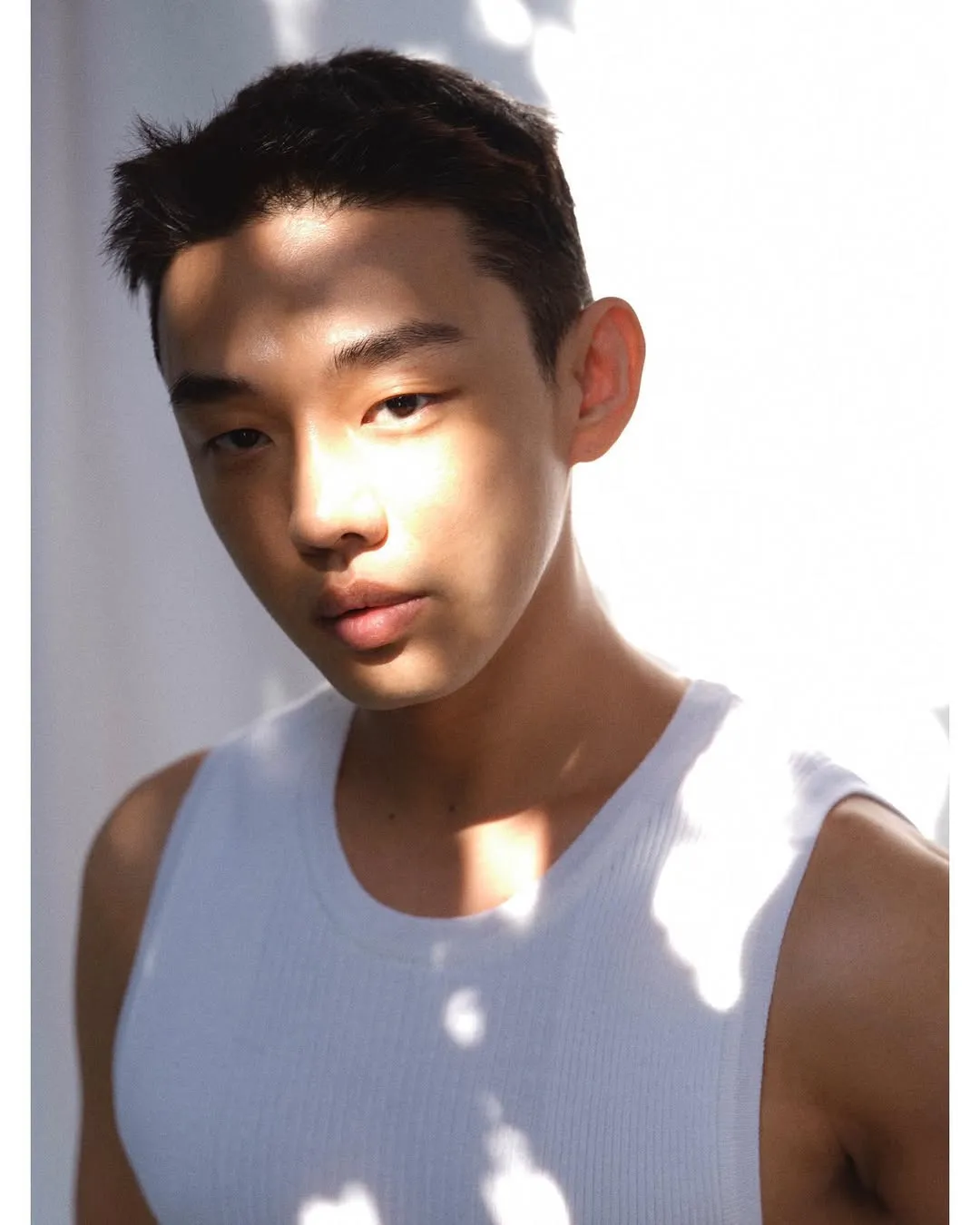 Yoo Ah In dikabarkan comeback di film VAMPIRE/Instagram @hongsick