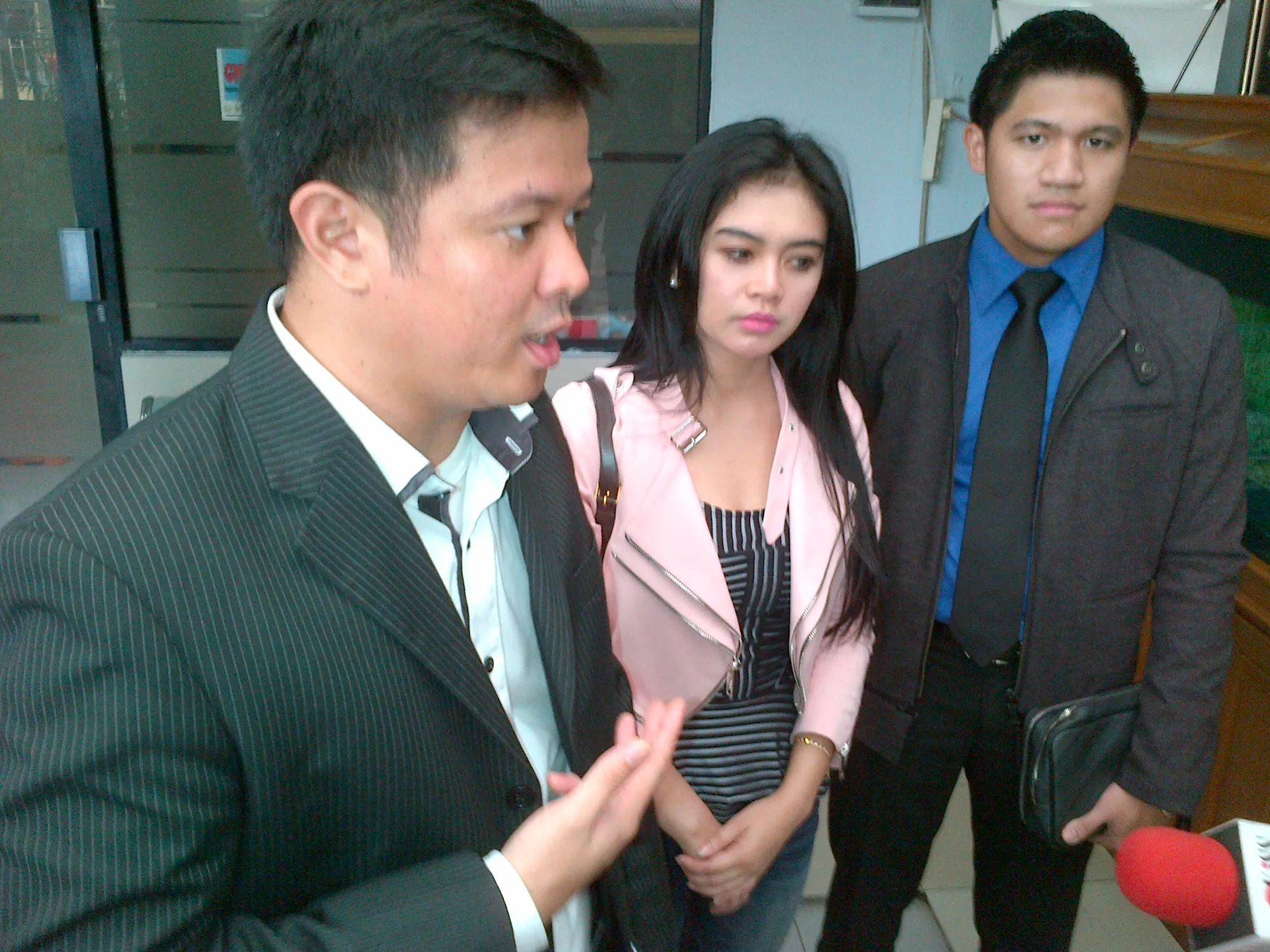 Intan takut dengan ancaman mantan kekasihnya. @KapanLagi.com®/Hendra Gunawan