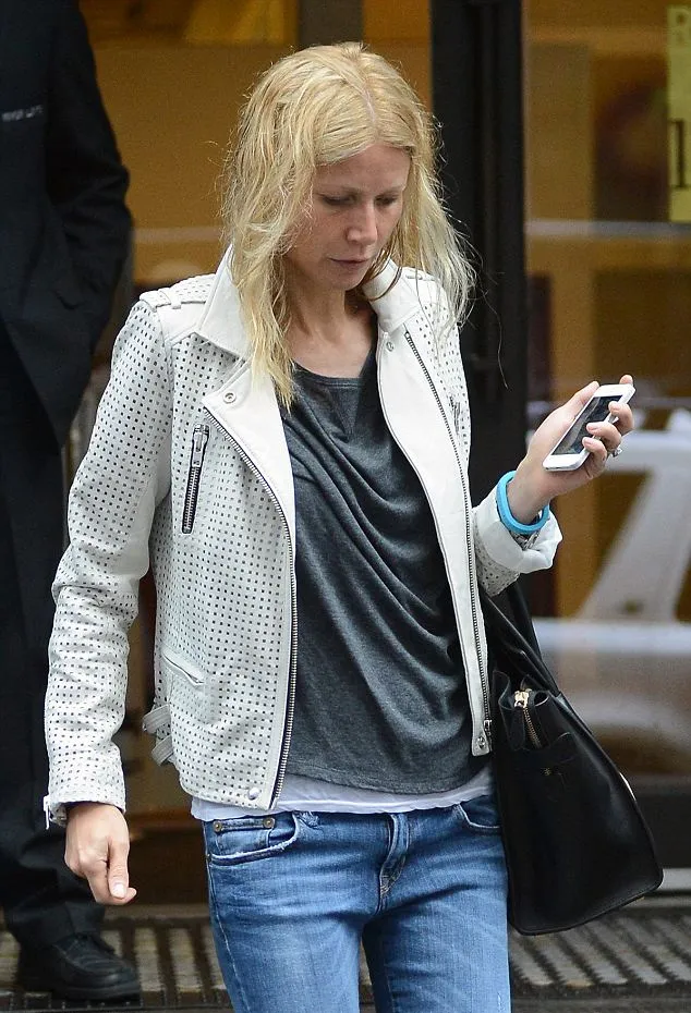 Gwyneth Paltrow tanpa make-up @ dailymail.co.uk