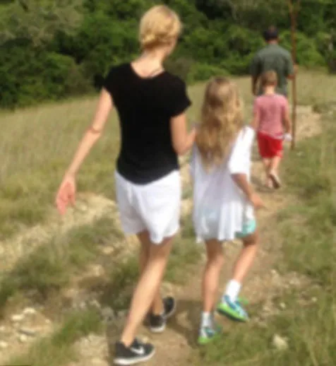 Liburan Gwyneth Paltrow di Pulau Komodo @ dailymail.co.uk