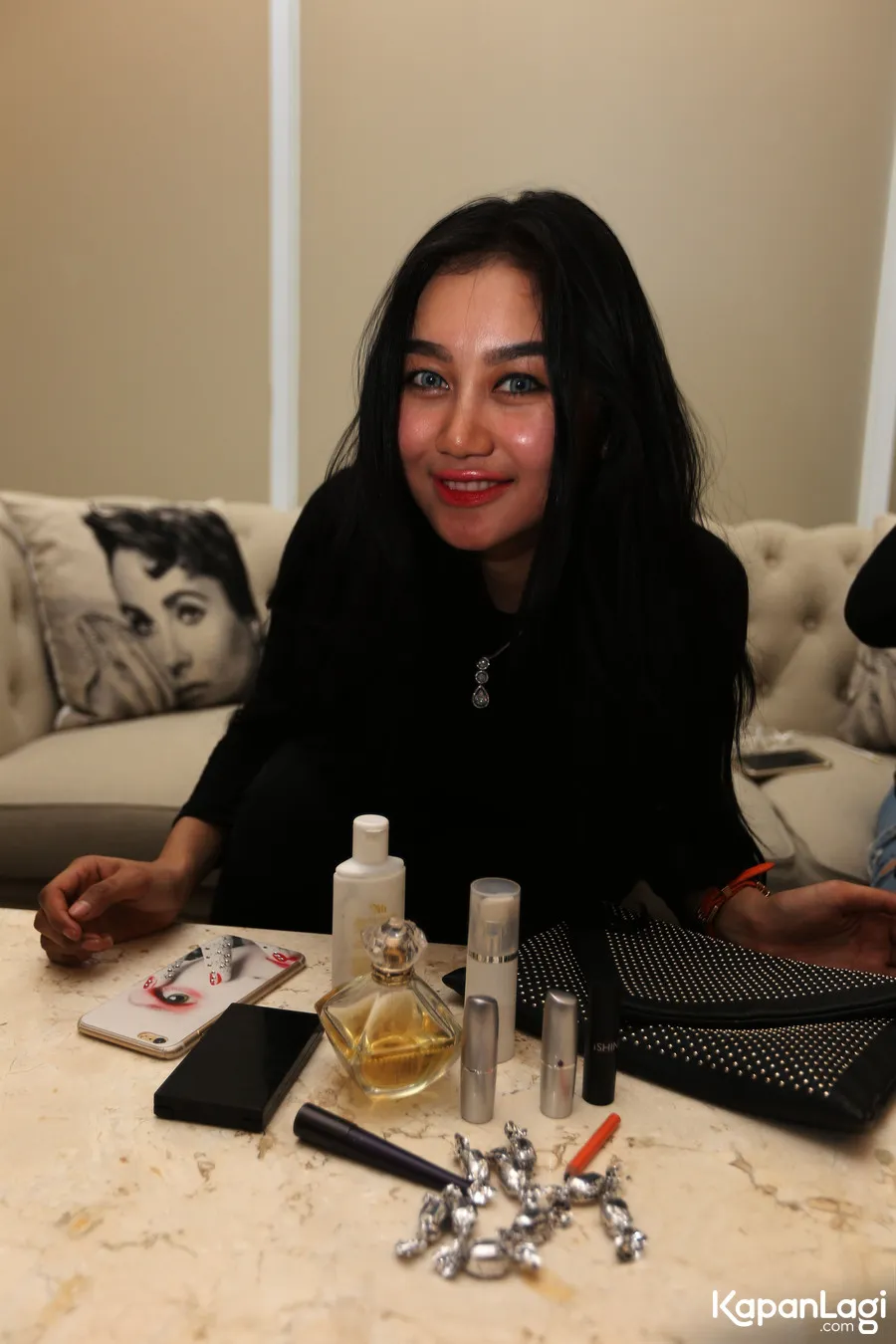 Pamela Safitri ternyata sering lupa bawa KTP. ©KapanLagi.com/Budy Santoso