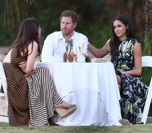 Meghan Markle kabarnya sudah diterima oleh keluarga Pangeran Harry © via dailymail.co.uk