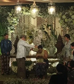 Panji melangsungkan acara siraman sebelum menikah ©instagram/wirarahmanto