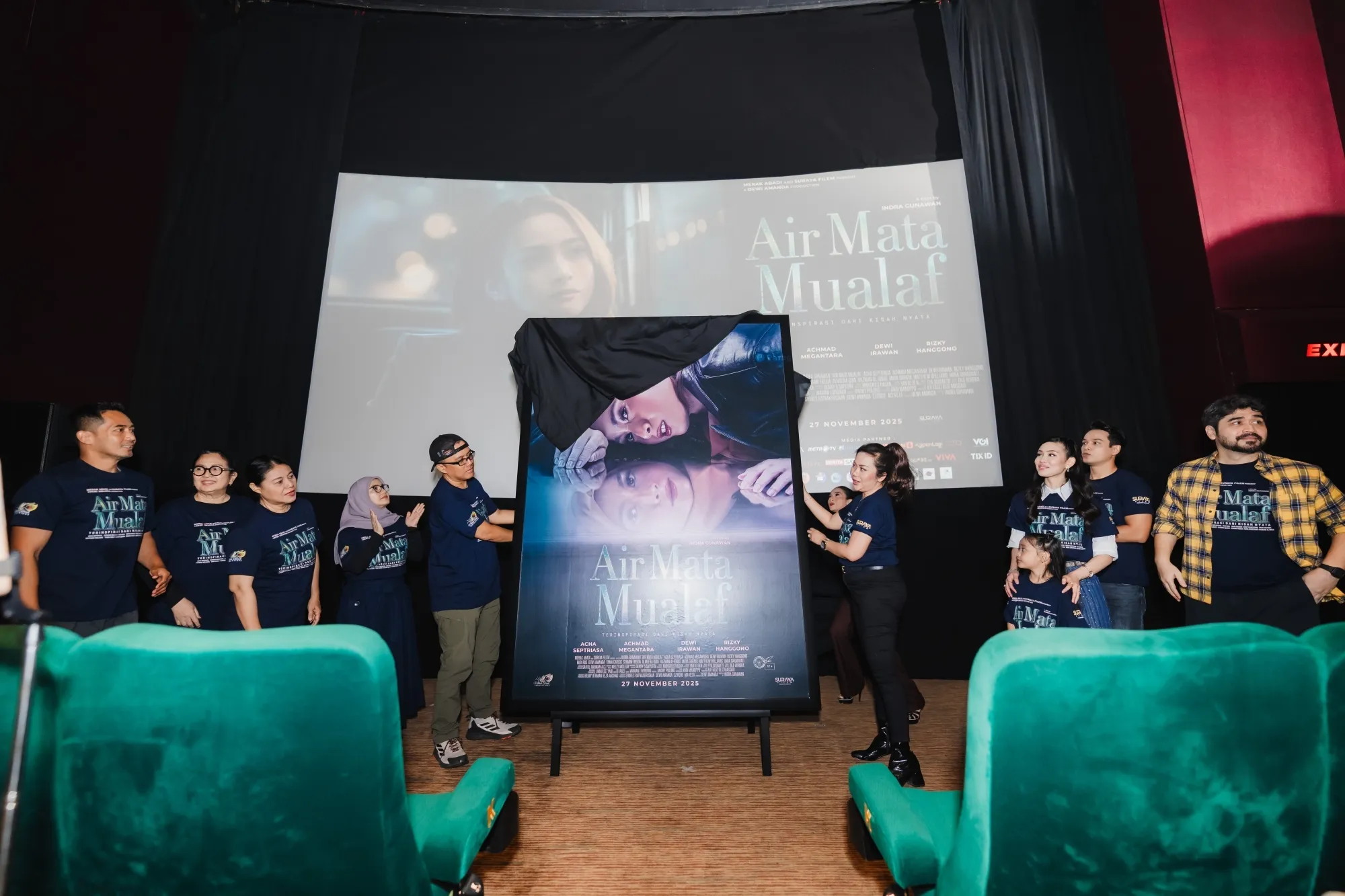 The cast of The Tears of a Convert (c) Merak Abadi Productions